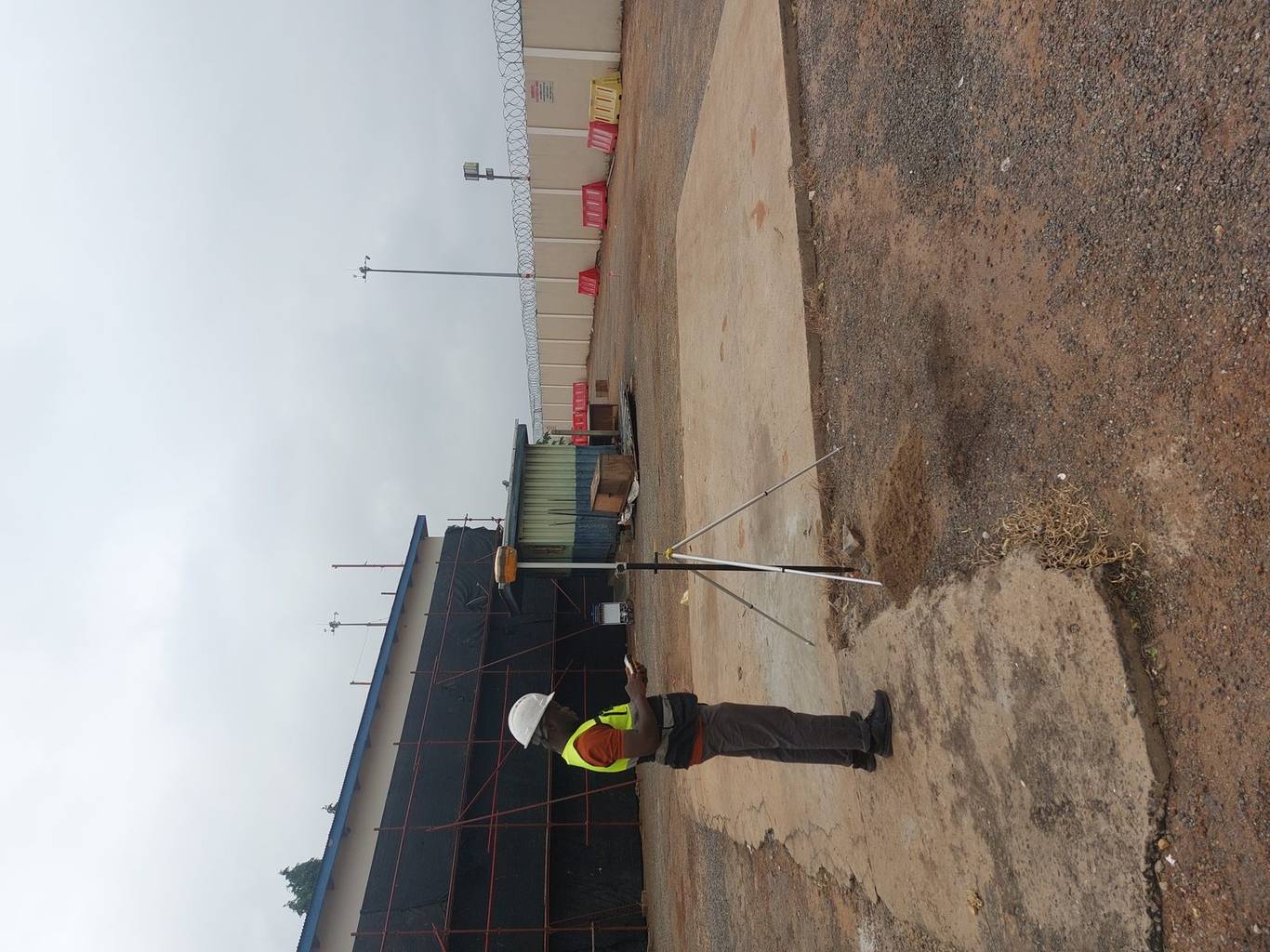 Precise levelling on a construction surface